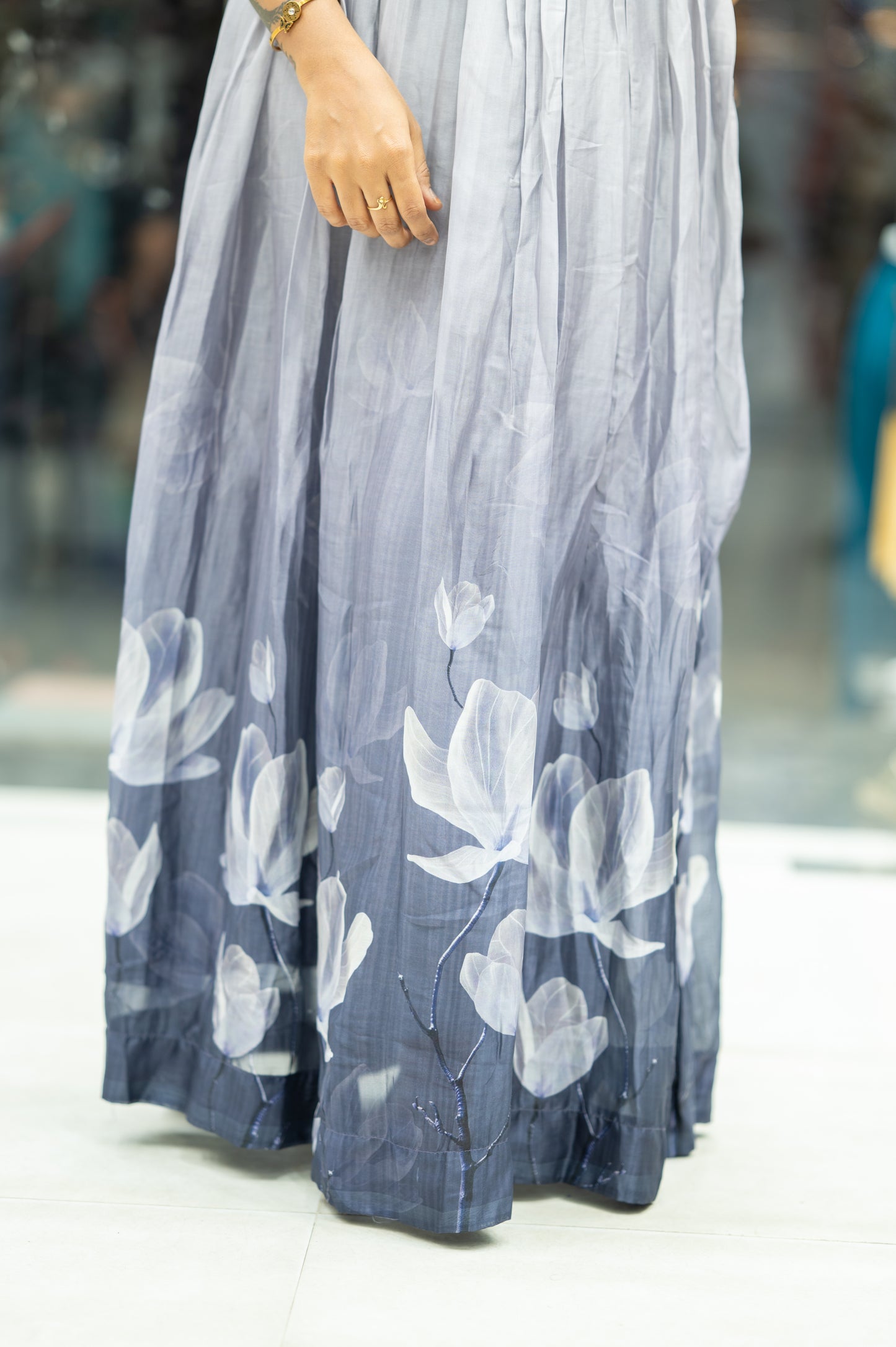 GOWN {D.NO G004}