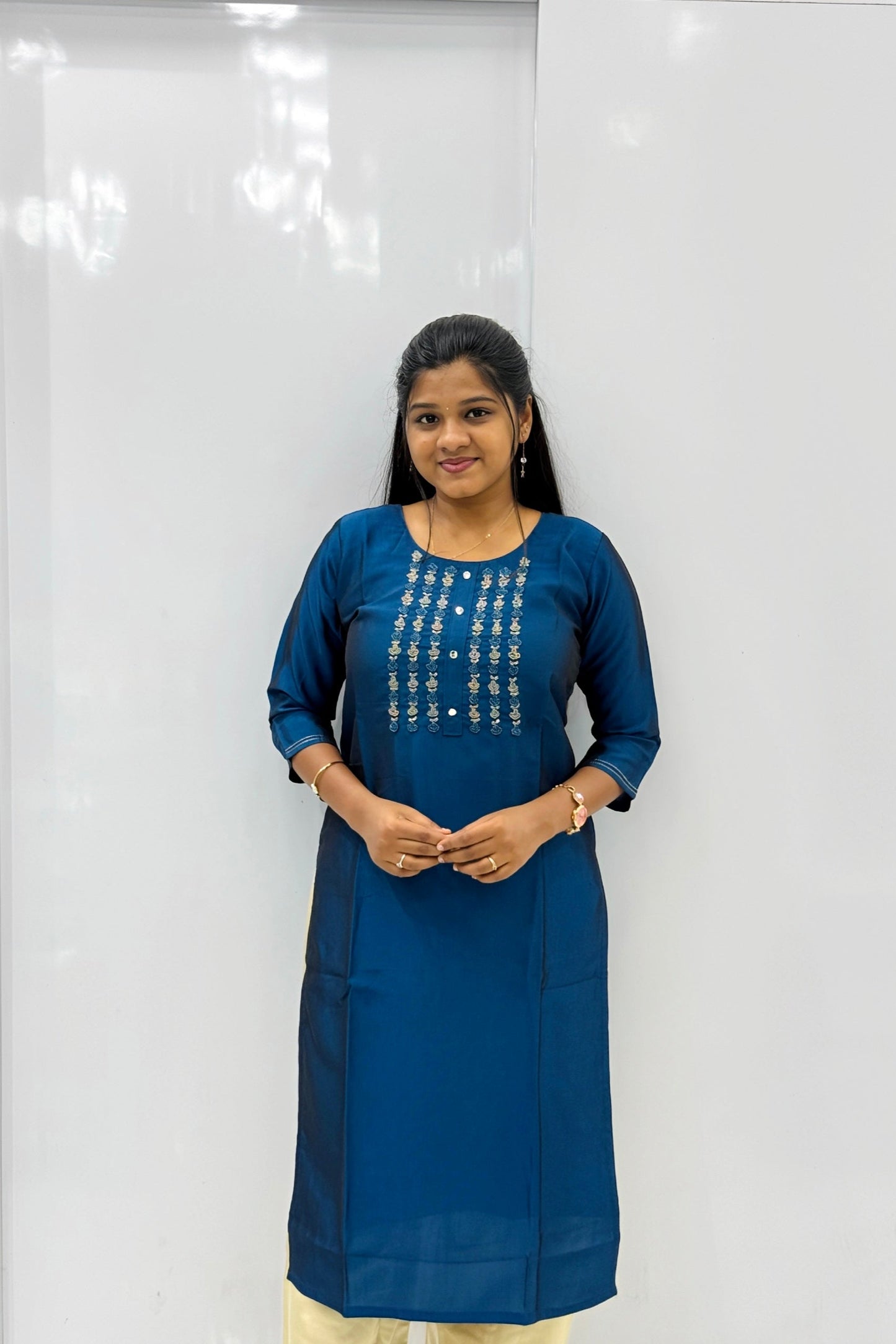 SIDE OPEN KURTI {D.NO SC0055}