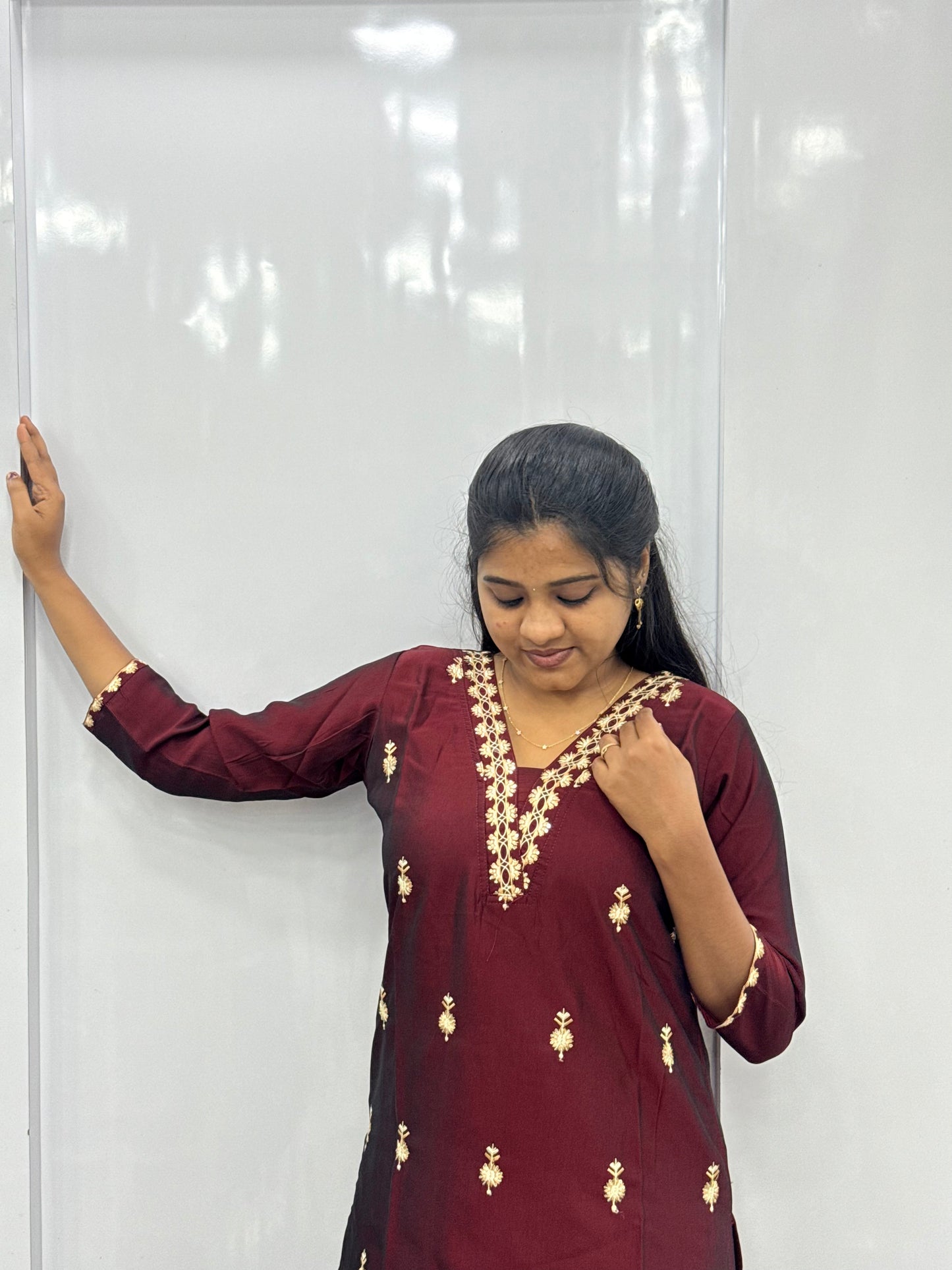 SIDE OPEN KURTI {D.NO SC0059}