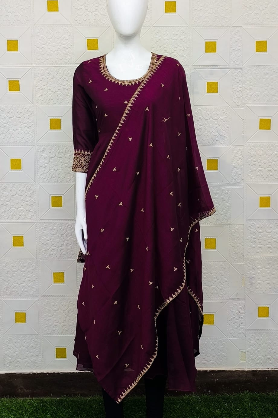 KURTHI SHAWL SET{D.NO AN0086}