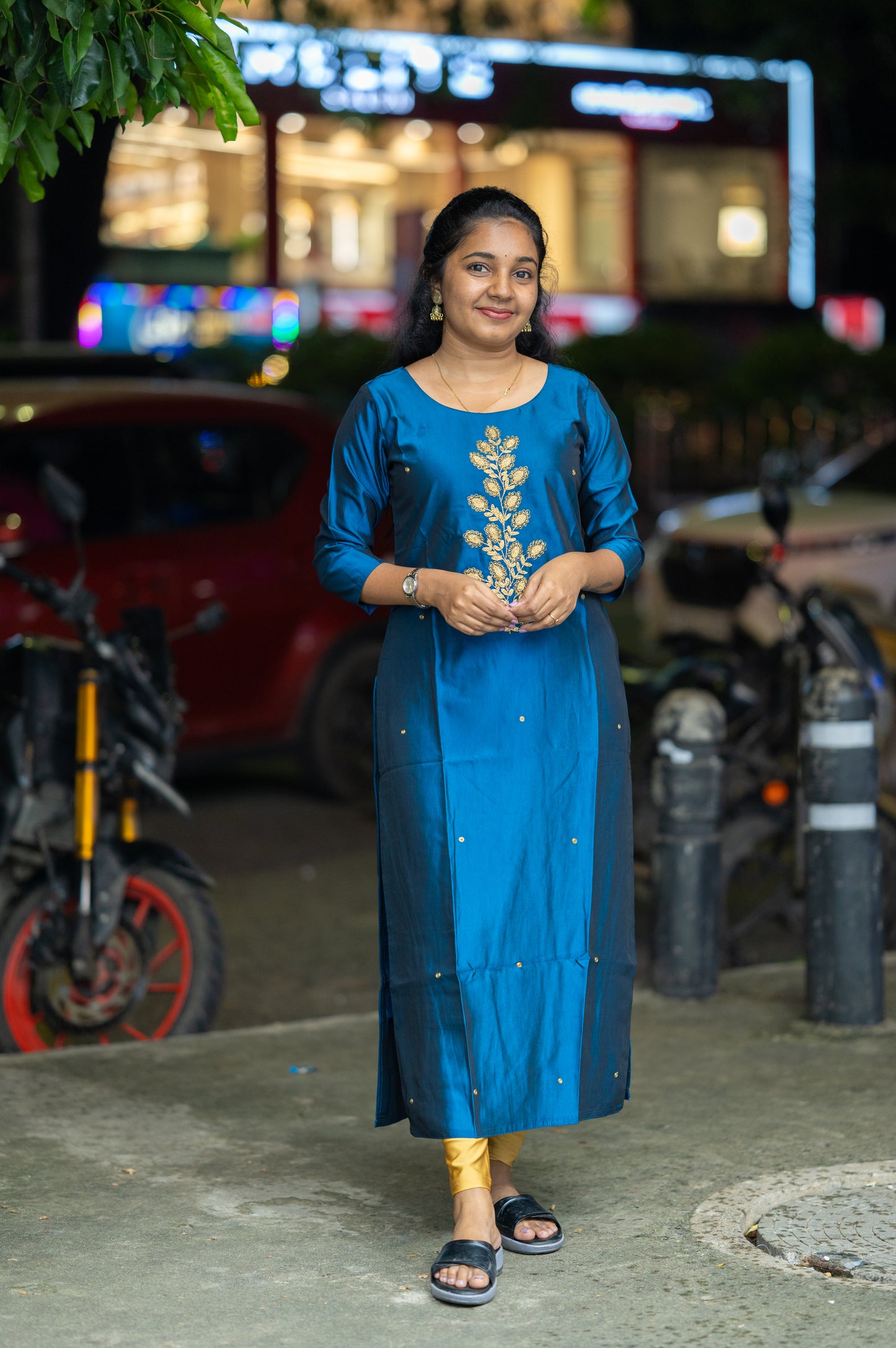 SIDE OPEN KURTHI{D.NO SC0028}