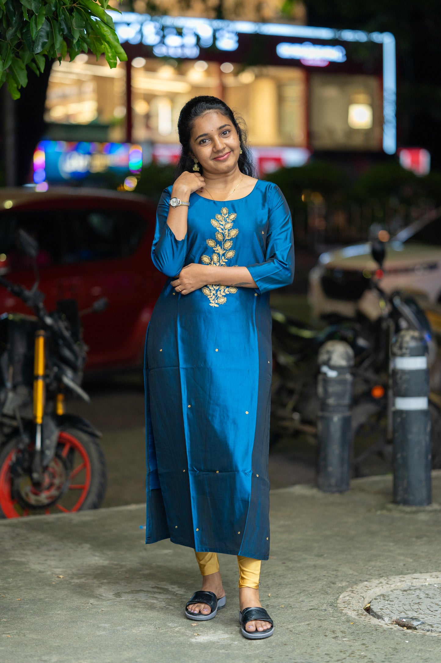 SIDE OPEN KURTHI{D.NO SC0028}