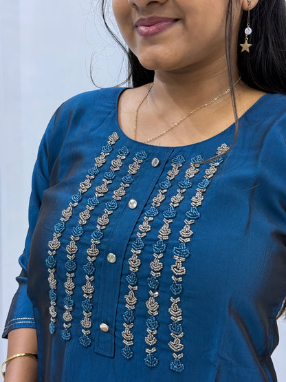 SIDE OPEN KURTI {D.NO SC0055}