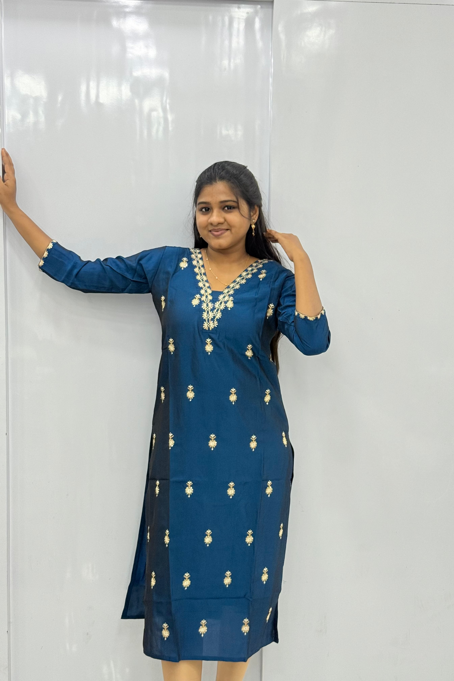 SIDE OPEN KURTI {D.NO SC0058}